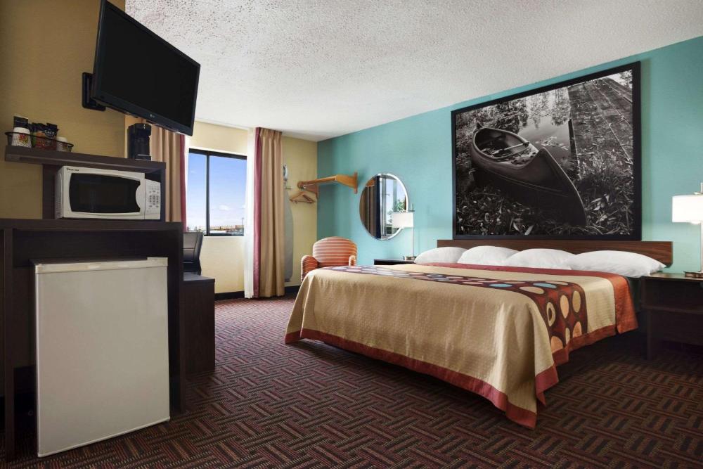 King Studio Suite - Non-Smoking interior